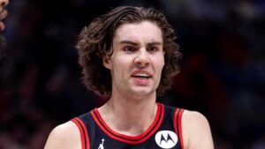 Chicago Bulls urged to draft starter’s replacement amid trade rumors – chicitysports.com